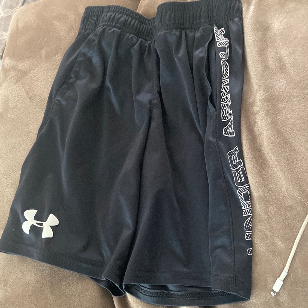 Under amor black youth small boys short.
